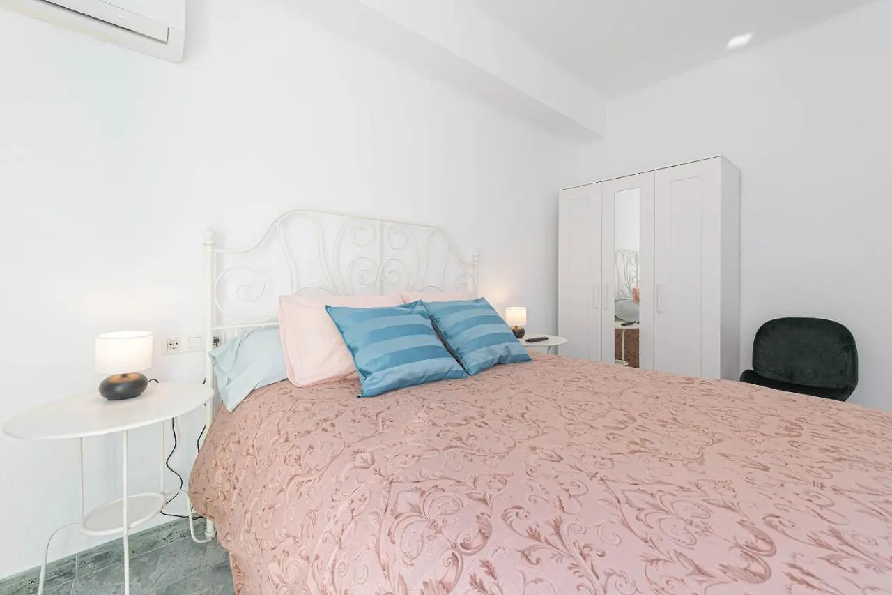Wintowinrentals Ubicacion Fabulosa, Completo Apartamento Con Parking En El Soho De Málaga Spanyolország